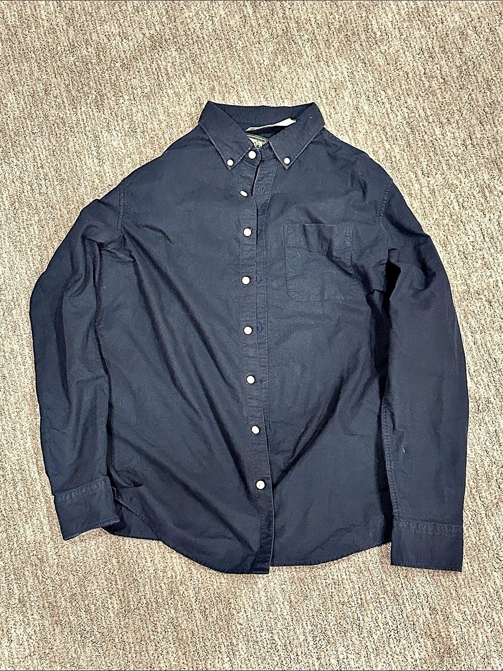 American Eagle Button Down Shirt in Navy Size Large Like New